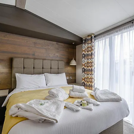 Green Meadows Country Park Harker