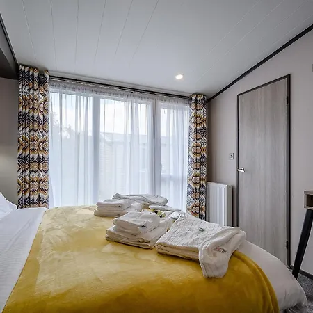 פארק נופש Green Meadows Country Park Harker