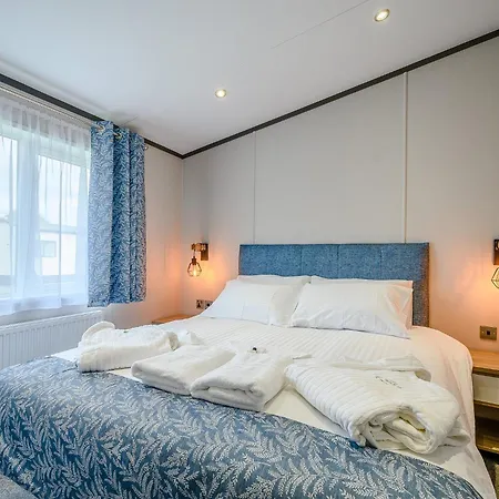 Green Meadows Country Park Tatil parkı *